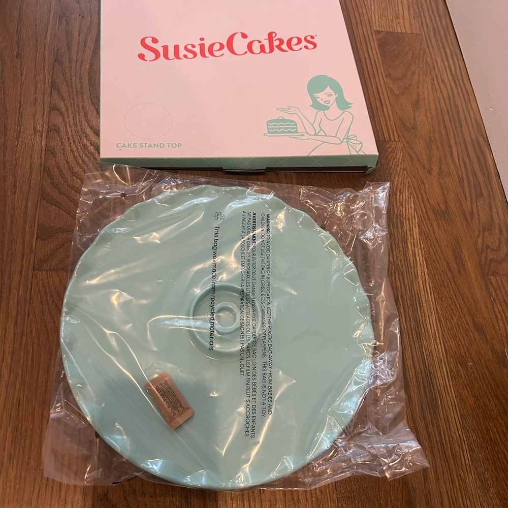Susie Cakes Cake Stand